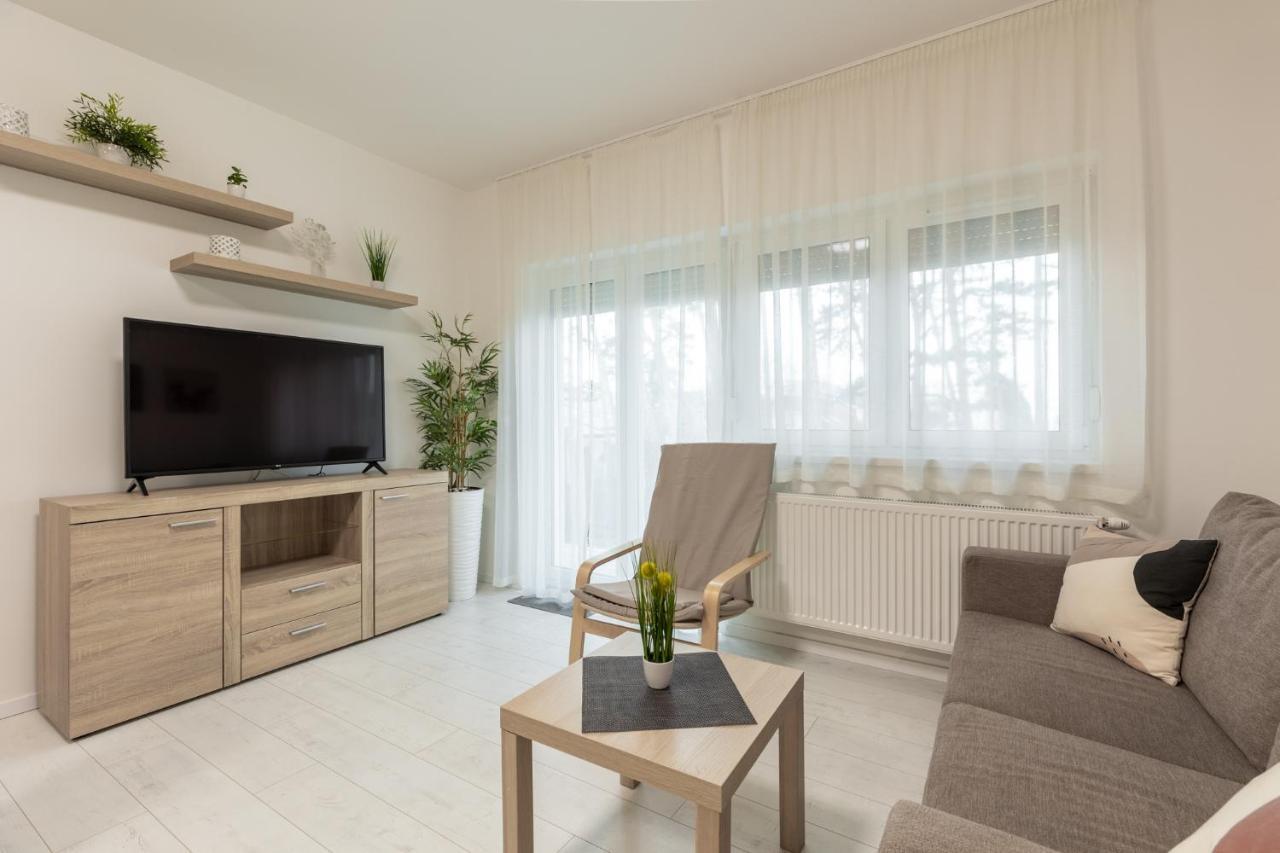 Leda Apartmanok By Bltn Siofok Exterior photo