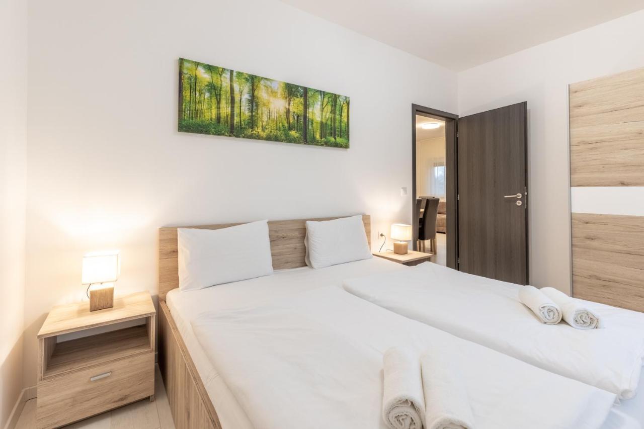 Leda Apartmanok By Bltn Siofok Exterior photo