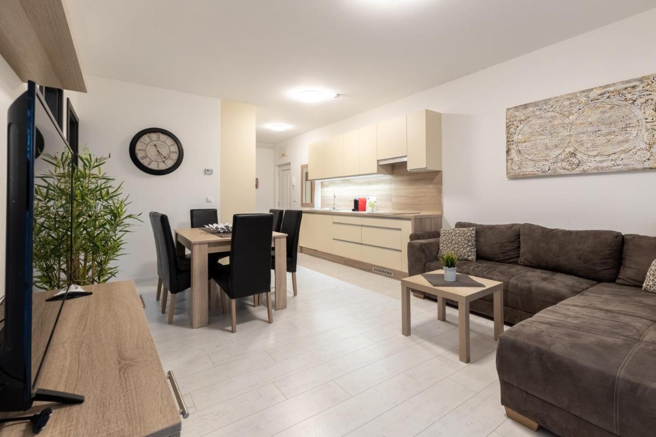 Leda Apartmanok By Bltn Siofok Exterior photo